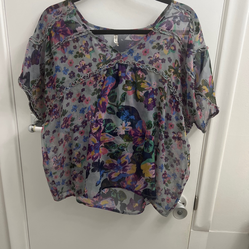 ✨🌸Women’s Willow & Clay Gray Multicolor Floral Blouse M💖✨